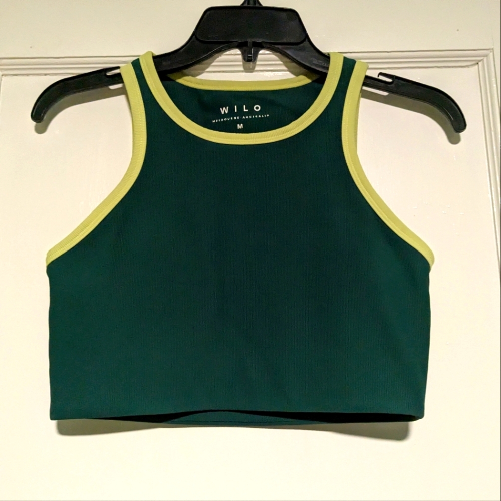 Wilo Green Athletic Top Sz Medium